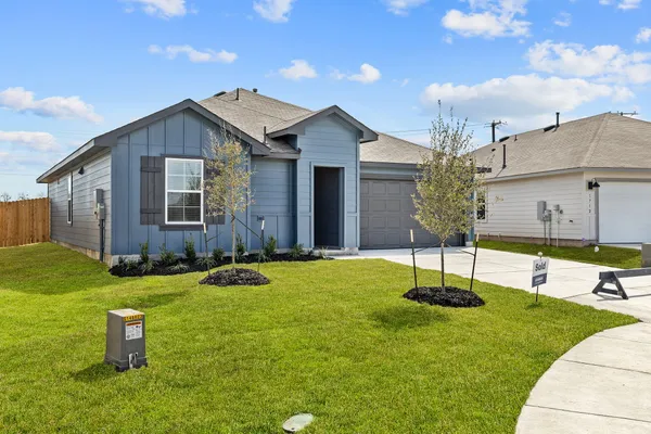 $1,895 | 1702 Miller Terrace, Lockhart, TX 78644