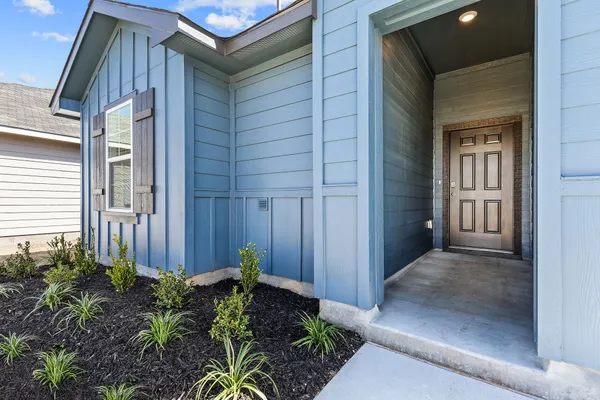 $1,895 | 1702 Miller Terrace, Lockhart, TX 78644
