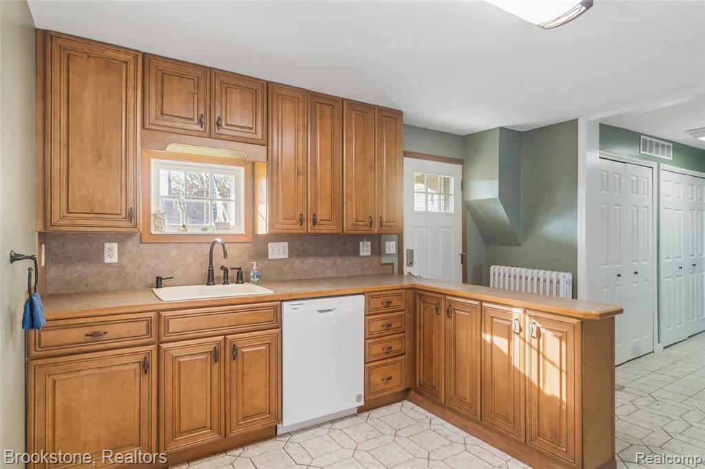 2230 Elm Street Algonac, MI 48001 - Photo 24 of 59