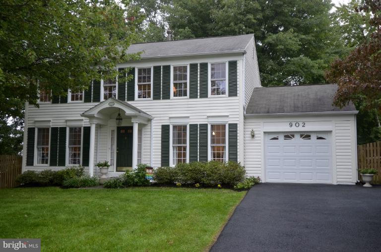 902 Pointer Ridge Drive Gaithersburg, MD 20878 - Photo 1 of 30 Exterior (Front)