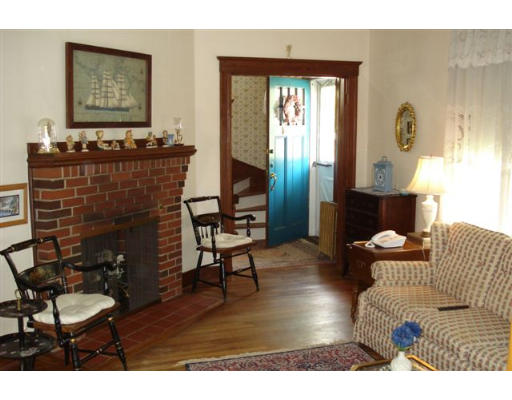 16 Charlotte Road Waltham, MA 02453 - Photo 3 of 9 Gallery Image 3