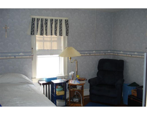 16 Charlotte Road Waltham, MA 02453 - Photo 8 of 9 Gallery Image 8