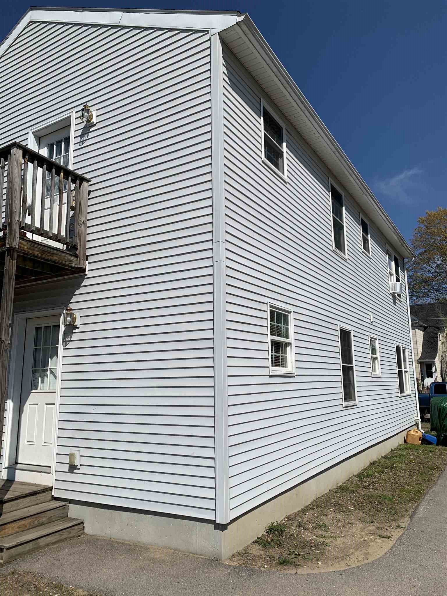 9 Pleasant Street Rochester, NH 03867 - Photo 8 of 32