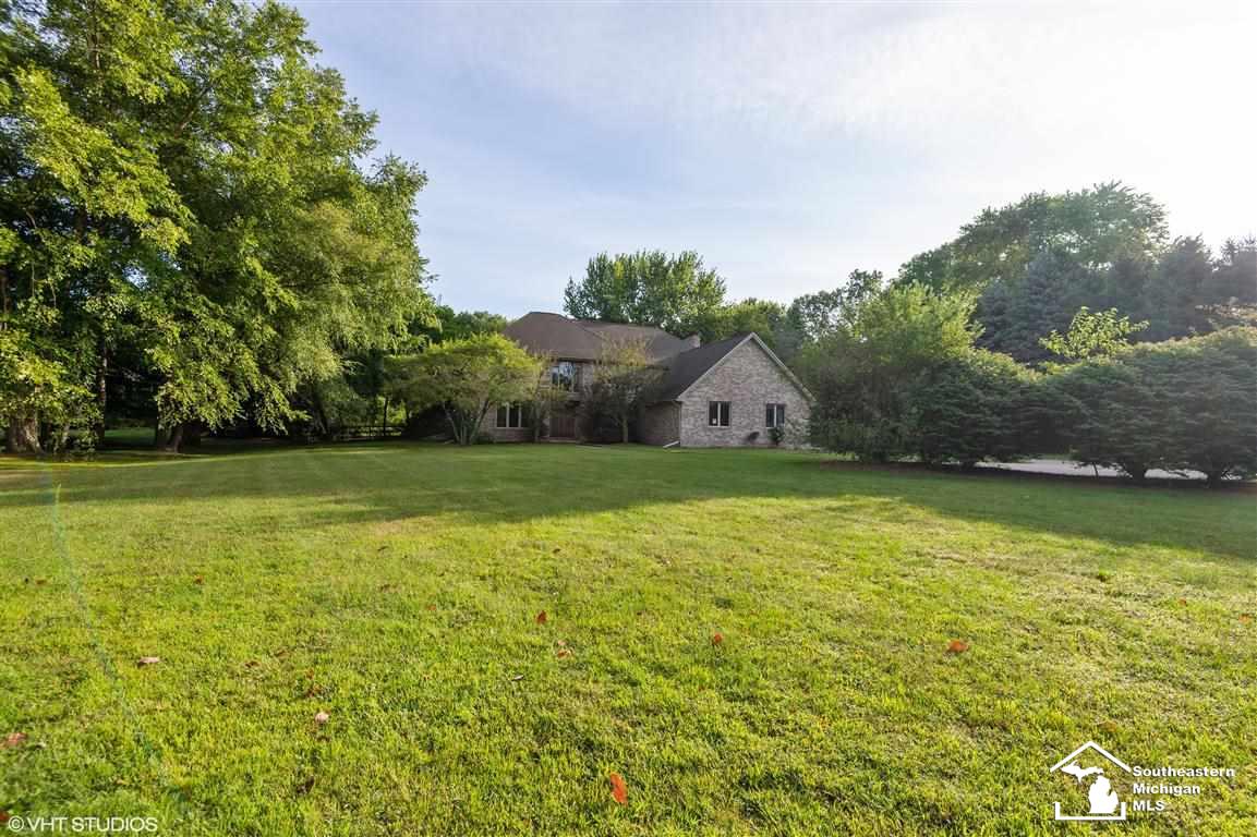 621 East Hurd Road Monroe, MI 48162 - Photo 3 of 28 31394503-2.JPG