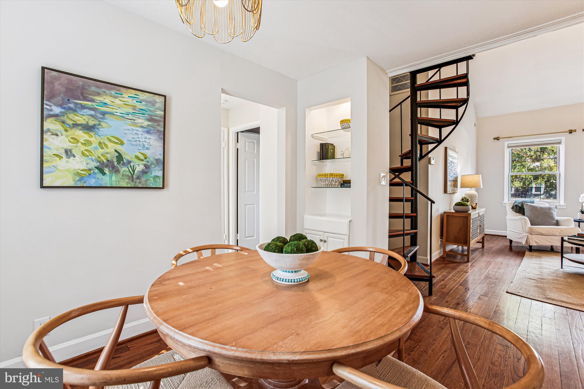 3000 South Columbus Street, Unit B2 Arlington, VA 22206 - Photo 8 of 50 Beautiful built-in!