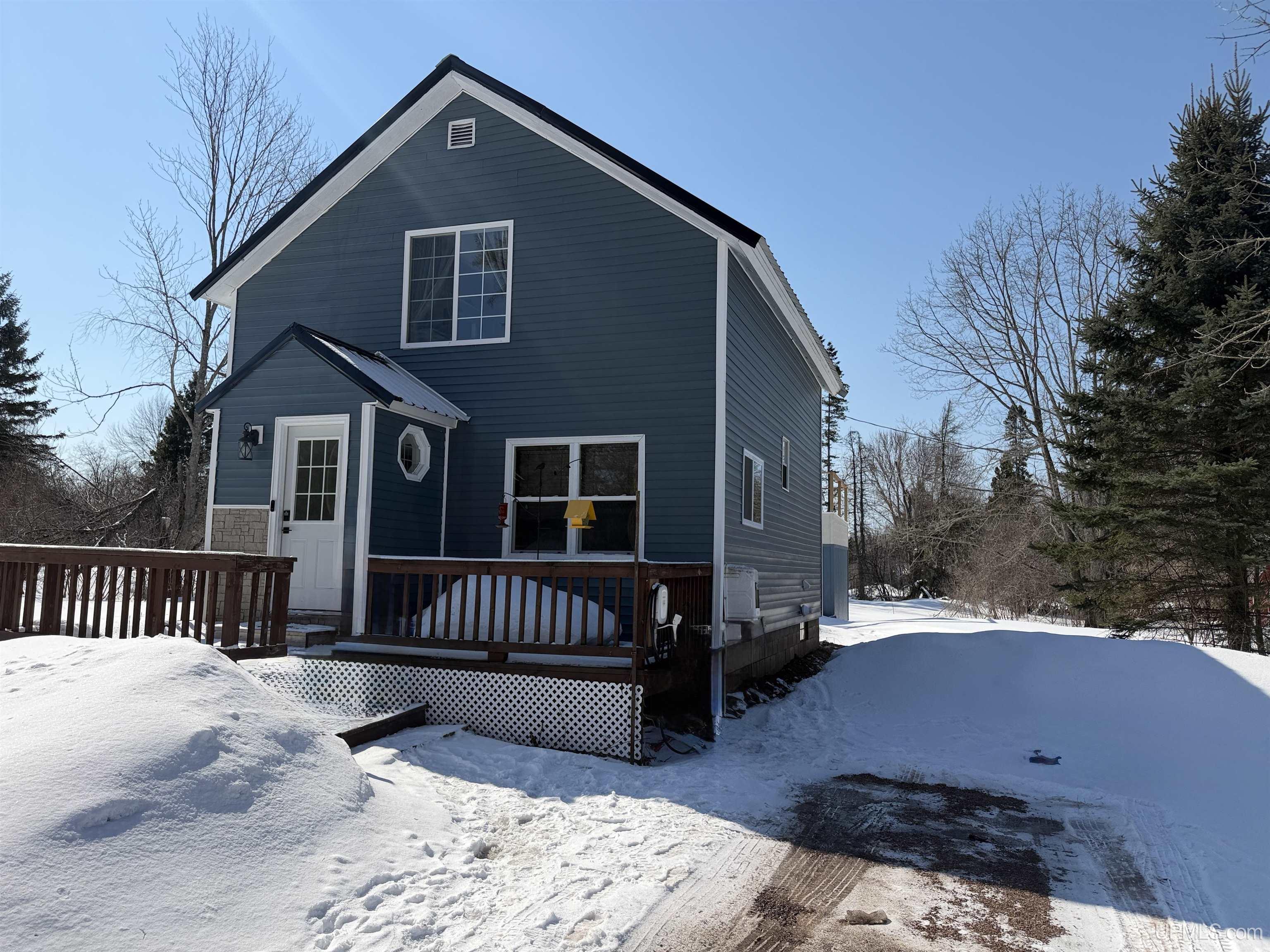 1708 Verona Road Wakefield, MI 49968 - Photo 1 of 71