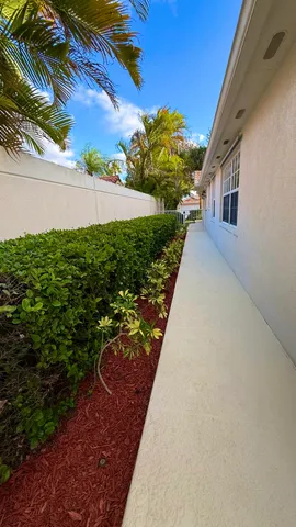 $409,900 | 7861 Olympia Drive, West Palm Beach, FL 33411