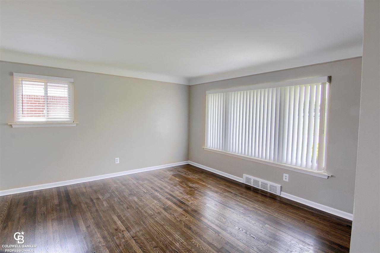 24686 Roxana Avenue Eastpointe, MI 48021 - Photo 3 of 30 31382913-2.JPG