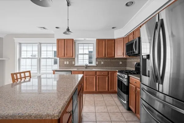 $575,000 | 14 Atlantic Avenue, Unit D, Salisbury, MA 01952