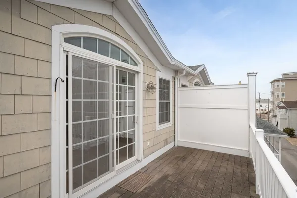 $575,000 | 14 Atlantic Avenue, Unit D, Salisbury, MA 01952