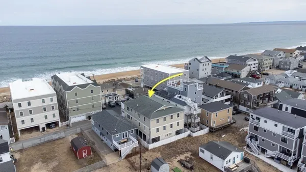 $575,000 | 14 Atlantic Avenue, Unit D, Salisbury, MA 01952