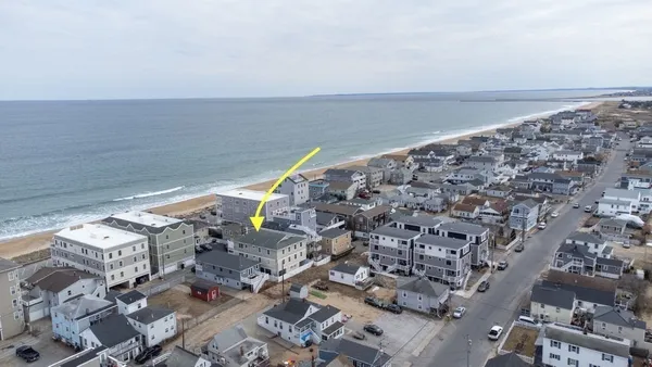 $575,000 | 14 Atlantic Avenue, Unit D, Salisbury, MA 01952
