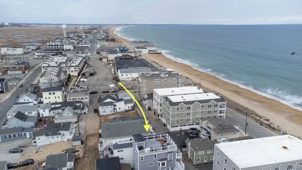 $575,000 | 14 Atlantic Avenue, Unit D, Salisbury, MA 01952