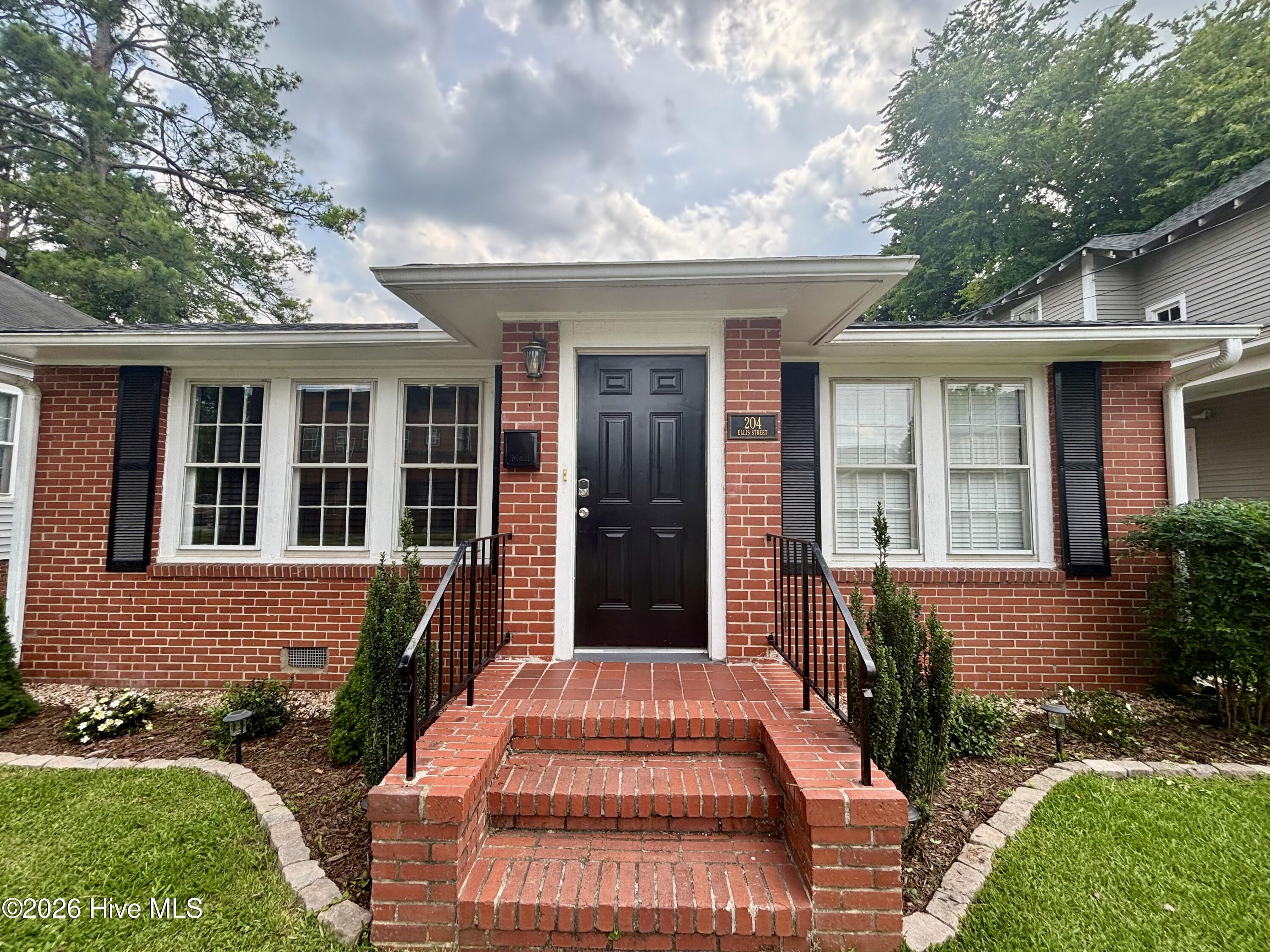 204 Ellis Street Augusta, GA 30901 - Photo 2 of 16 IMG_1956