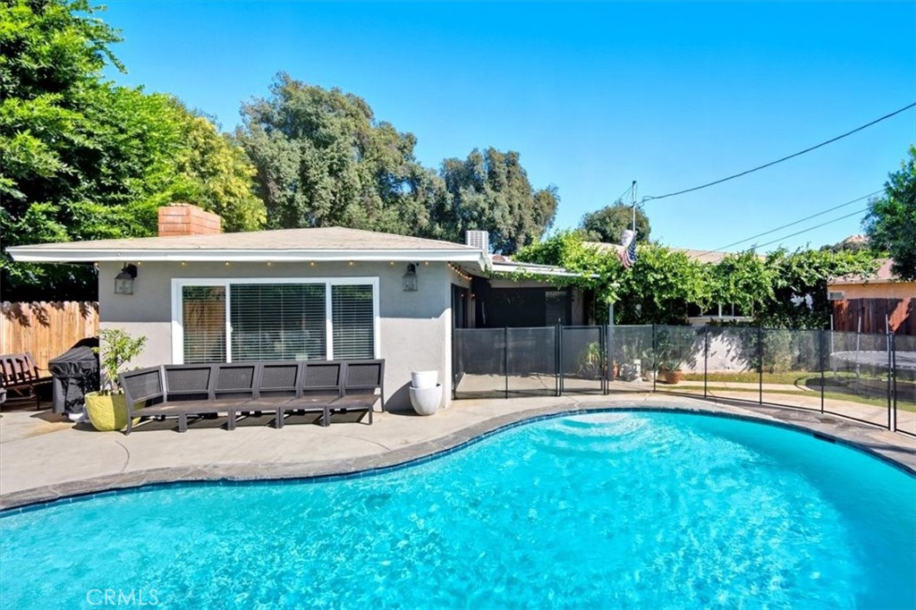 3495 Mono Drive Riverside, CA 92506 - Photo 32 of 36 a front view of house with a garden and patio