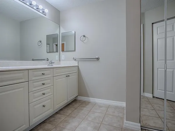 $229,000 | 5318 Edgewater Way, Unit 10, Oxford, FL 34484