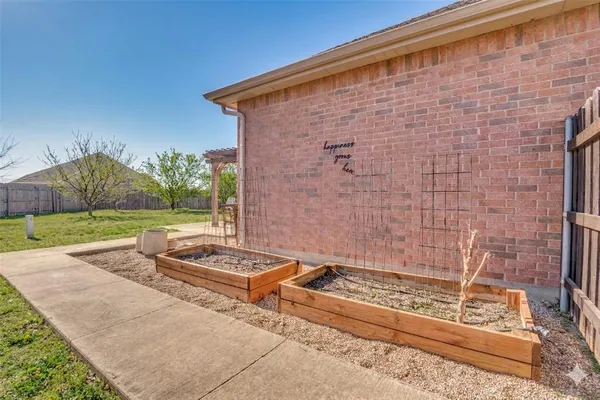 $399,900 | 1710 Chadwick Court, Cedar Hill, TX 75104