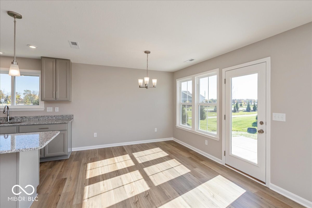 735 Oakleaf Drive Greenfield, IN 46140 - Photo 12 of 39