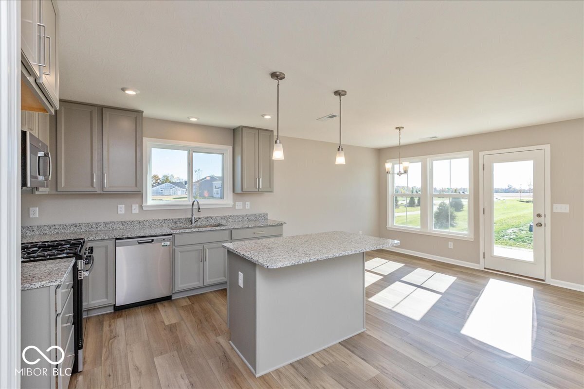 735 Oakleaf Drive Greenfield, IN 46140 - Photo 5 of 39