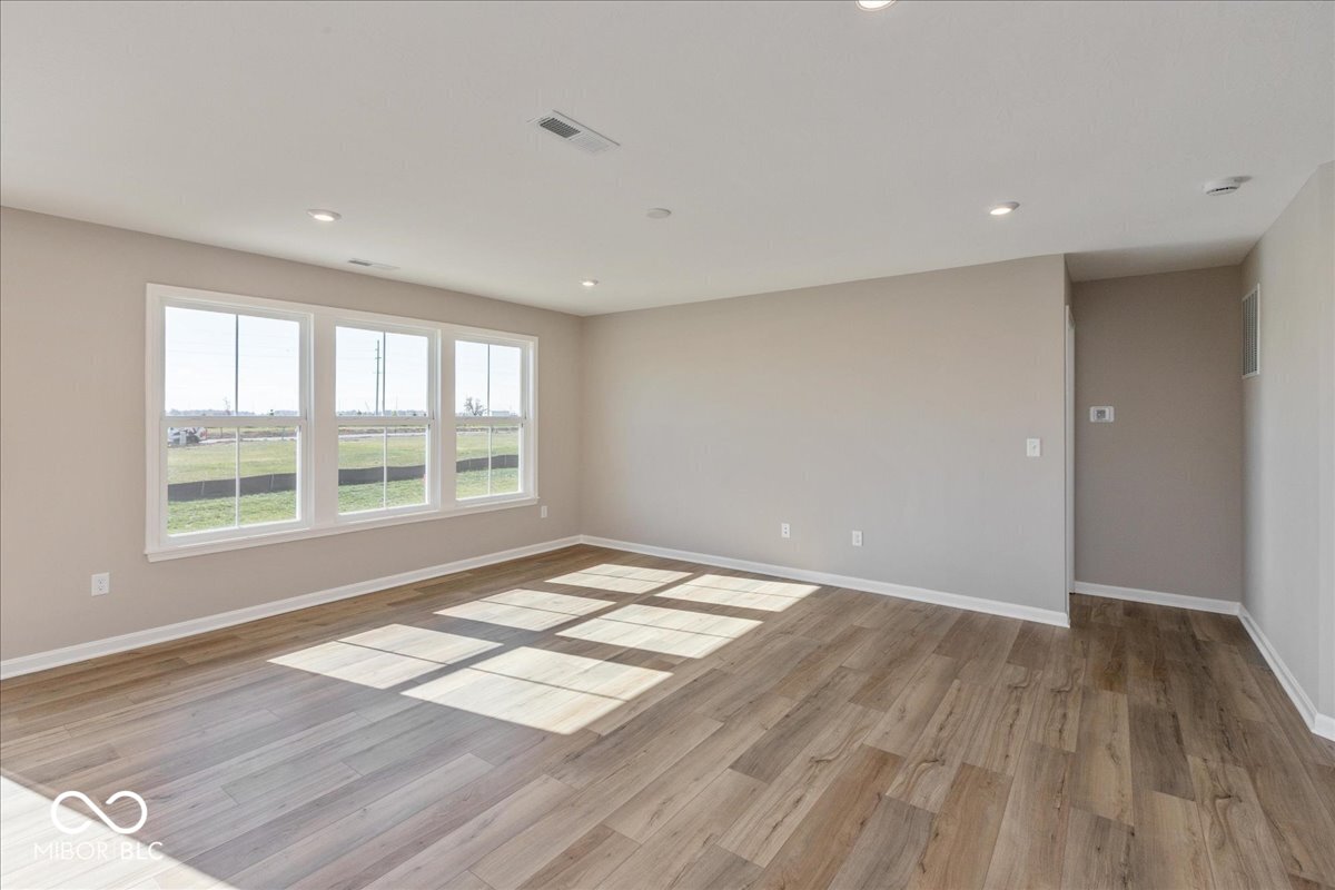 735 Oakleaf Drive Greenfield, IN 46140 - Photo 7 of 39