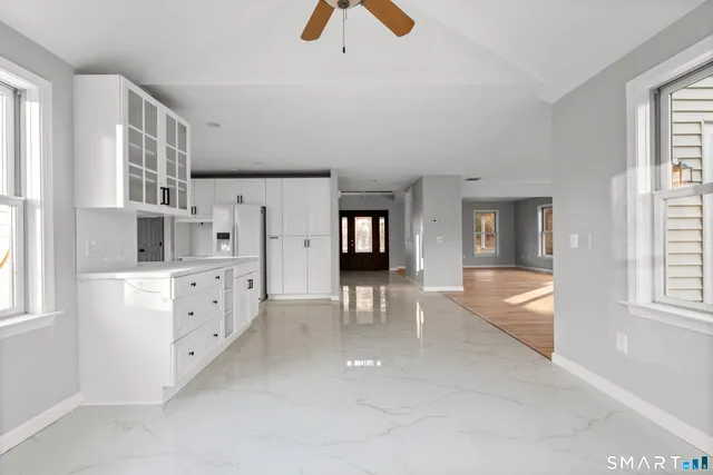 $999,900 | 2 Greenwood Lane, Guilford, CT 06437