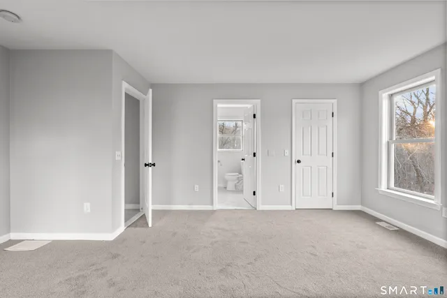 $999,900 | 2 Greenwood Lane, Guilford, CT 06437