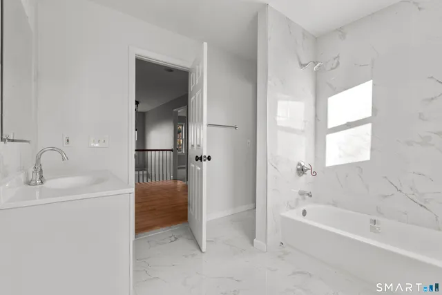 $999,900 | 2 Greenwood Lane, Guilford, CT 06437