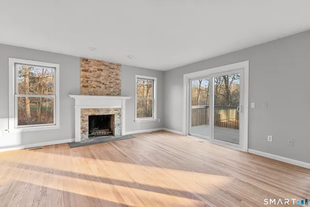 $999,900 | 2 Greenwood Lane, Guilford, CT 06437