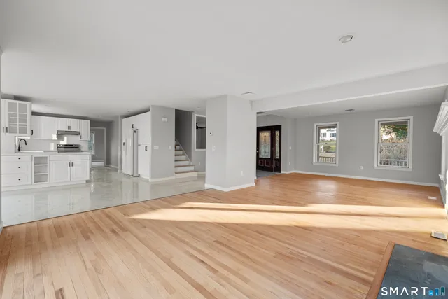 $999,900 | 2 Greenwood Lane, Guilford, CT 06437