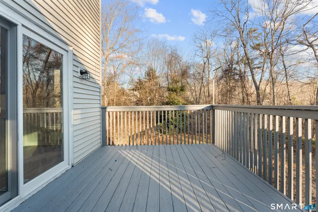 $999,900 | 2 Greenwood Lane, Guilford, CT 06437