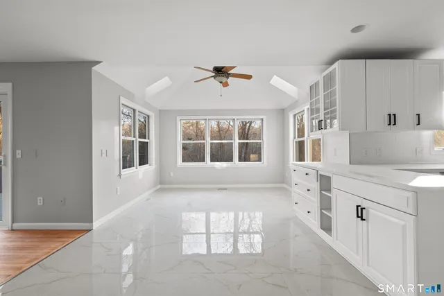 $999,900 | 2 Greenwood Lane, Guilford, CT 06437