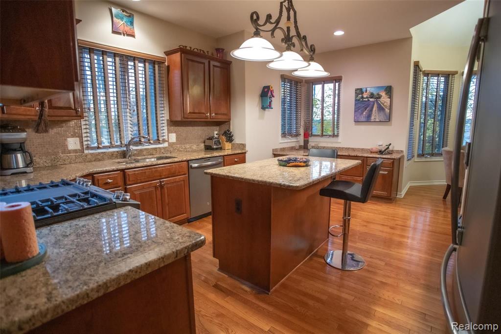 543 Bloomer Ridge Drive Rochester, MI 48307 - Photo 8 of 56