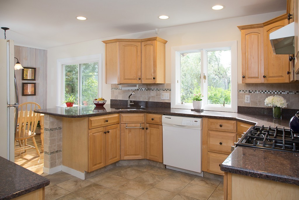 9 Hamilton Road Lexington, MA 02420 - Photo 5 of 10 Gallery Image 5
