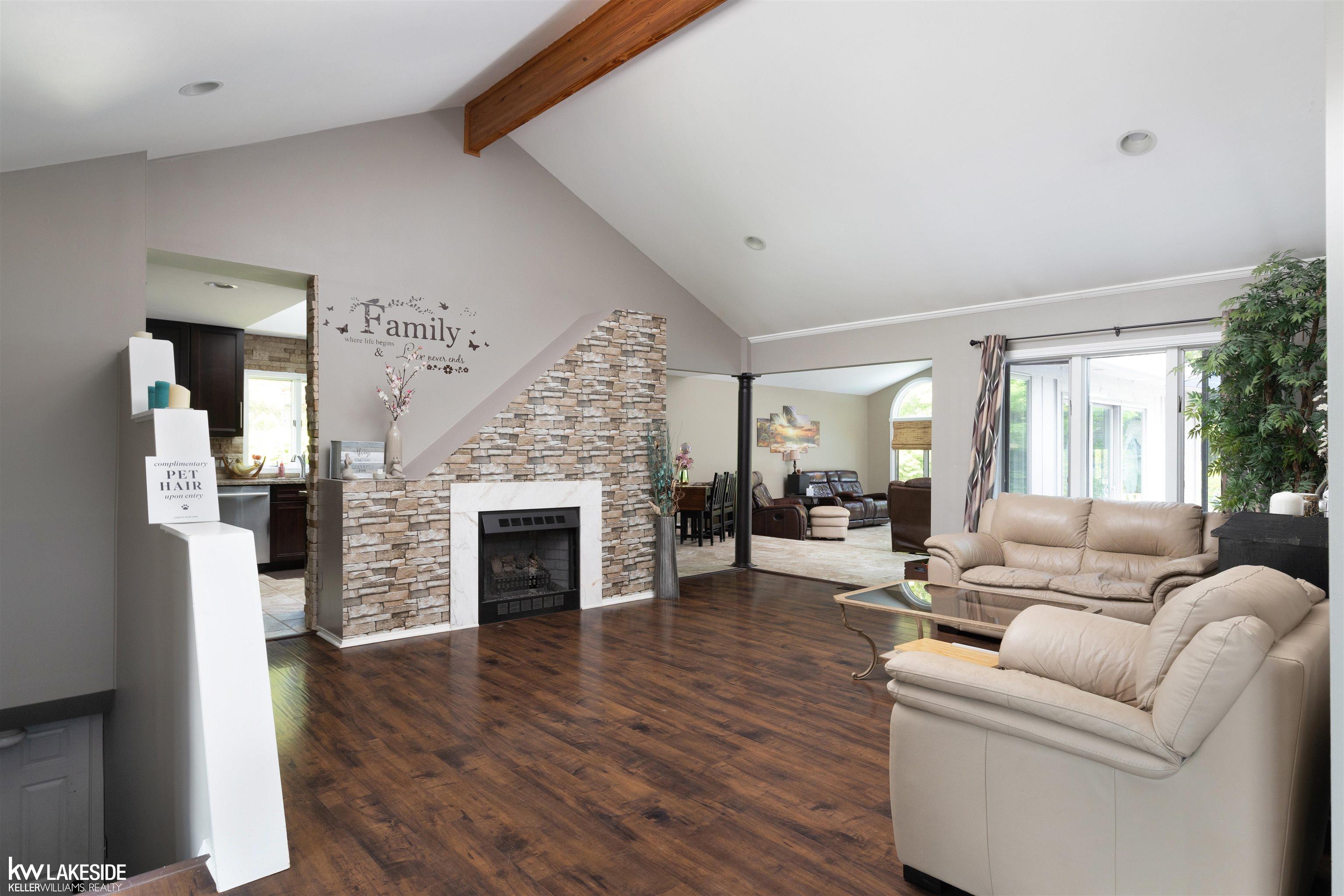 47485 Sugarbush Road New Baltimore, MI 48047 - Photo 7 of 39 50110608-6.JPG