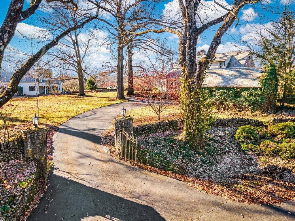 4312 Riverside Drive Columbus, OH 43220 - Photo 7 of 29 4312 Riverside Drive-10.jpg-SMALL