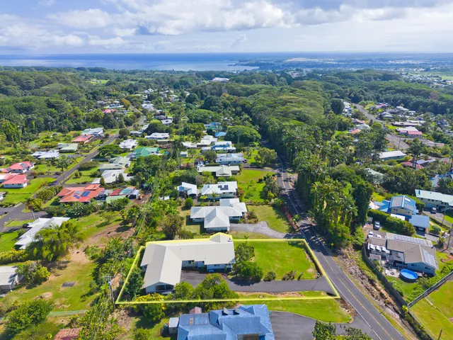 $899,000 | 1706 Waianuenue Avenue, Hilo, HI 96720