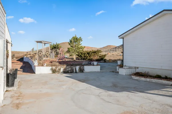$1,000,000 | 74 Penrose Peak Road, Gillette, WY 82716