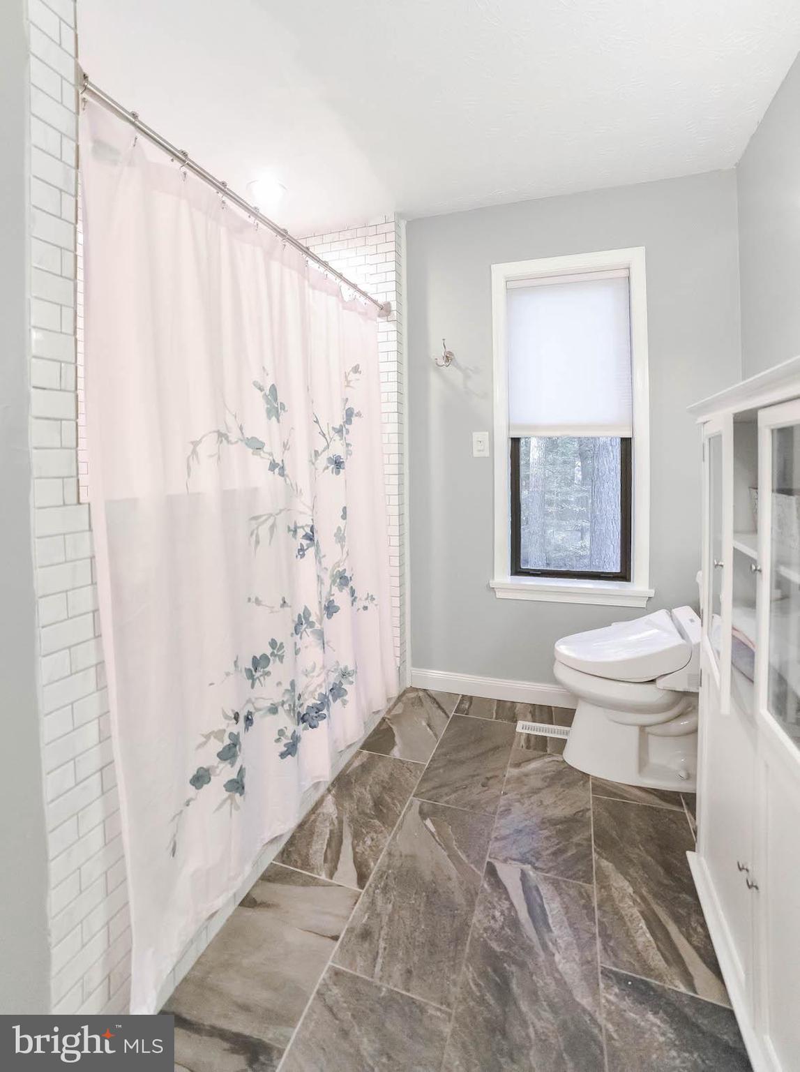 44575 Spinnaker Way California, MD 20619 - Photo 28 of 52 Upgraded bath has tile and new fixtures