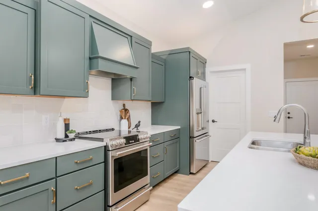 $825,000 | 4708 Knapp Blf Drive, Ada, MI 49301