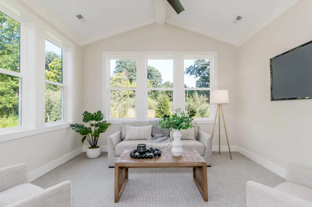 $825,000 | 4708 Knapp Blf Drive, Ada, MI 49301