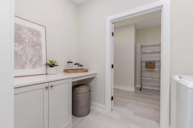 $825,000 | 4708 Knapp Blf Drive, Ada, MI 49301