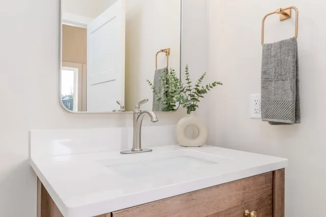 $825,000 | 4708 Knapp Blf Drive, Ada, MI 49301