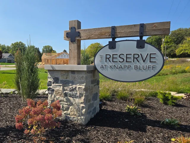 $825,000 | 4708 Knapp Blf Drive, Ada, MI 49301