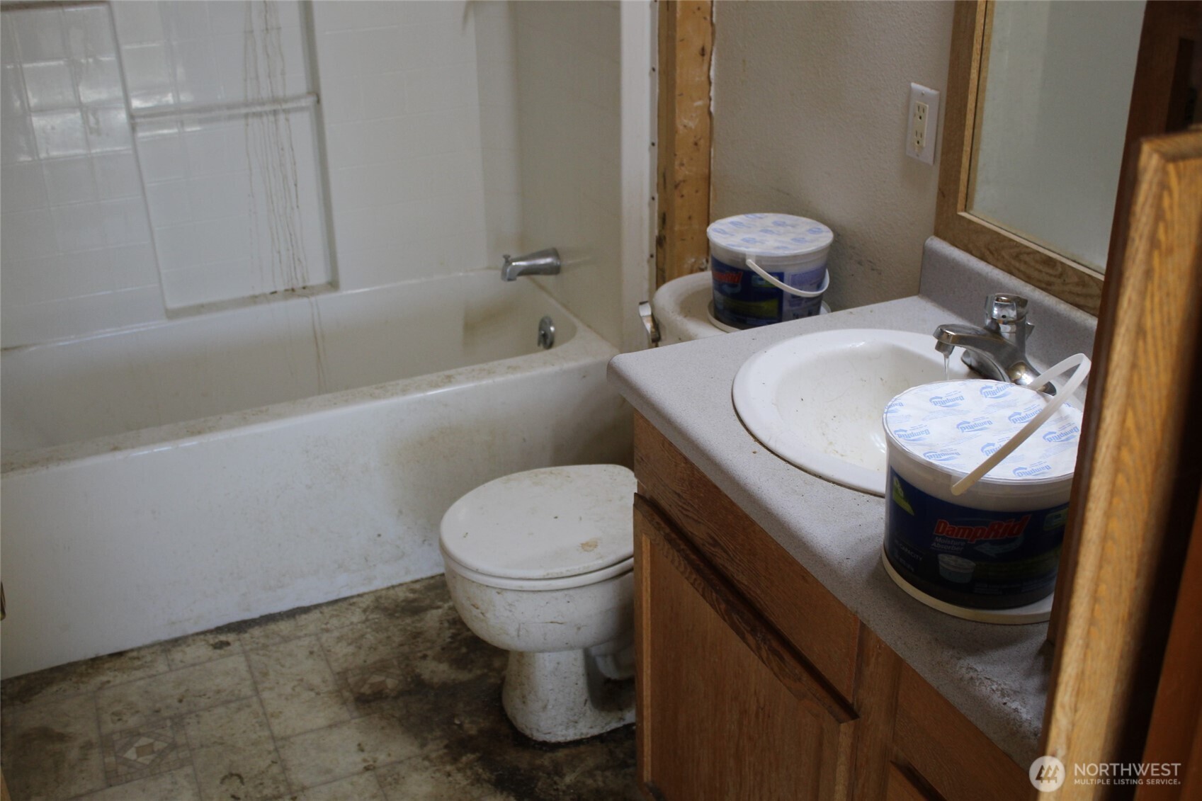 1251 North Klein Road Ritzville, WA 99169 - Photo 20 of 21 a bathroom with a sink and toilet