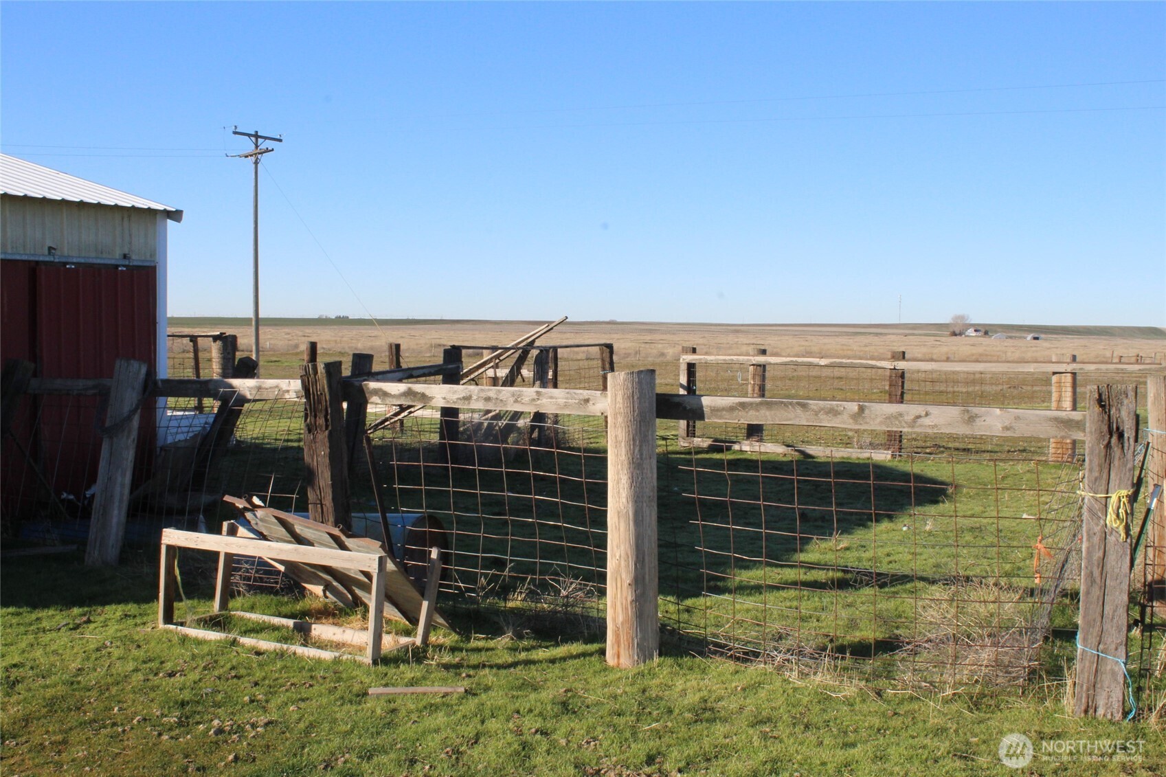 1251 North Klein Road Ritzville, WA 99169 - Photo 6 of 21 a view of a balcony with an outdoor space