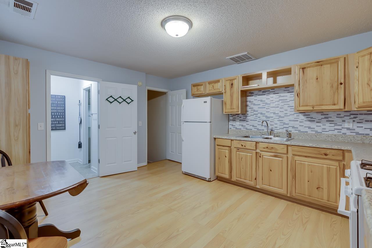 102 Tanager Road Gray Court, SC 29645 - Photo 29 of 35 Gallery Image 29
