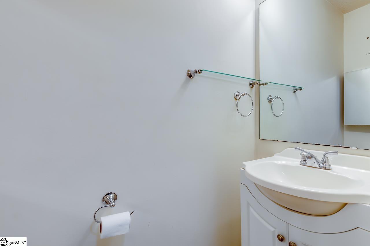 102 Tanager Road Gray Court, SC 29645 - Photo 32 of 35 Gallery Image 32
