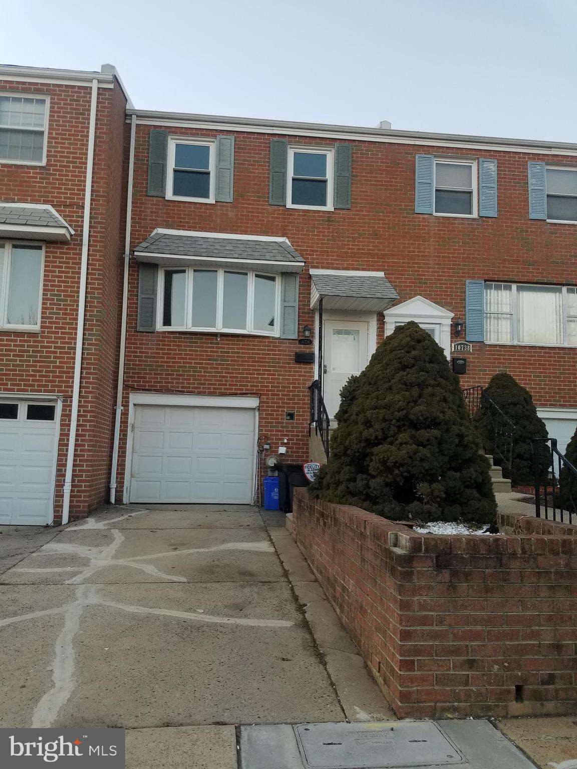 10736 Philcrest Road Philadelphia, PA 19154 - Photo 2 of 59 Gallery Image 2
