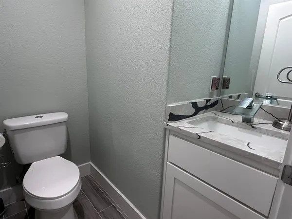 $2,000 | 103 Kikipua, Bastrop, TX 78602