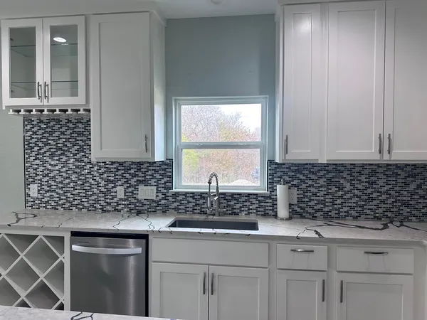 $2,000 | 103 Kikipua, Bastrop, TX 78602